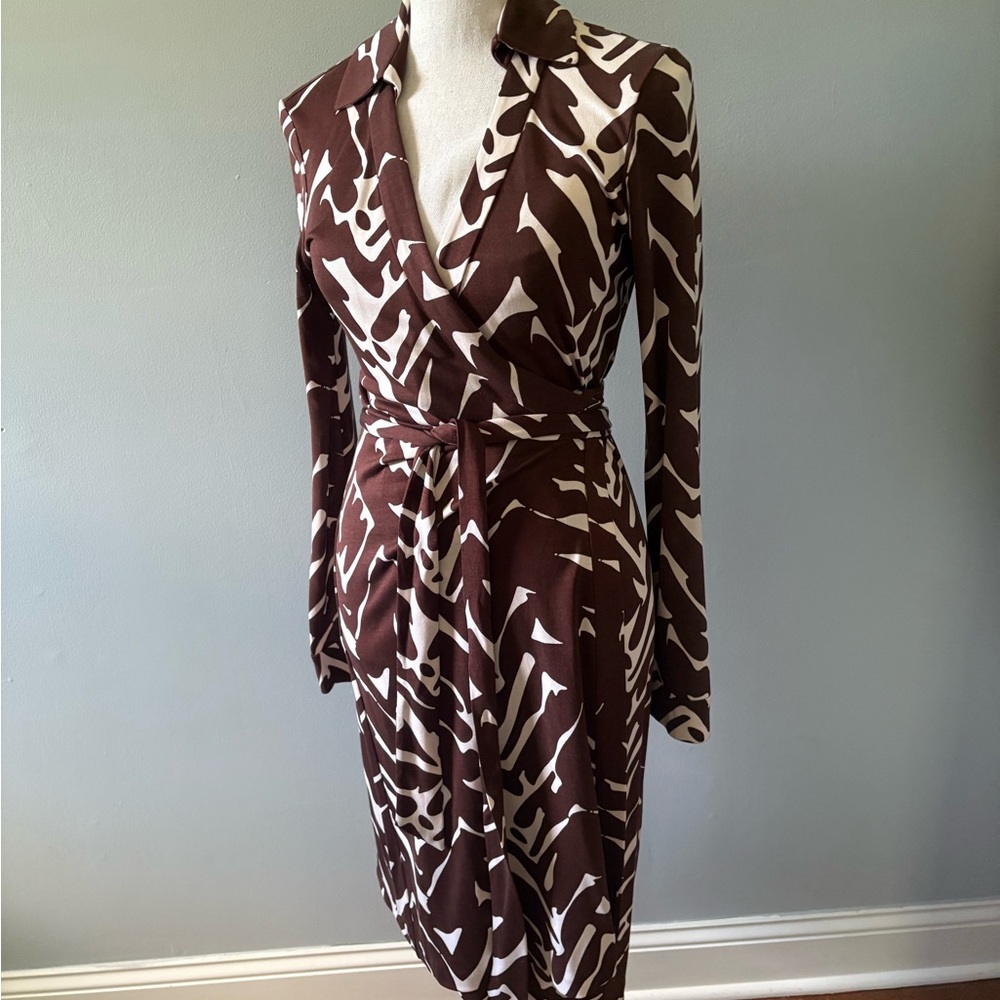 Diane Von Furstenberg Chocolate and Cream Long Sleeve Dress